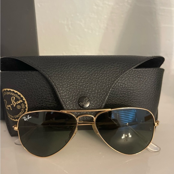 Ray-Ban Aviator Gold Sunglasses Accessories - Picture 1 of 2